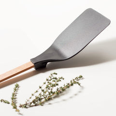 Epicurean Large Turner - Natural & Black (Gourmet Series)