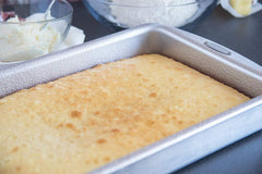 Doughmaker Cake Pan 13" x 9"