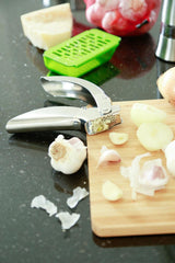 Kuhn Rikon Garlic Press - Stainless
